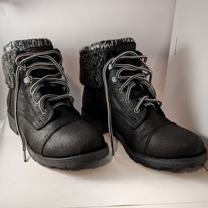 White Mountain Boots Black Size 6